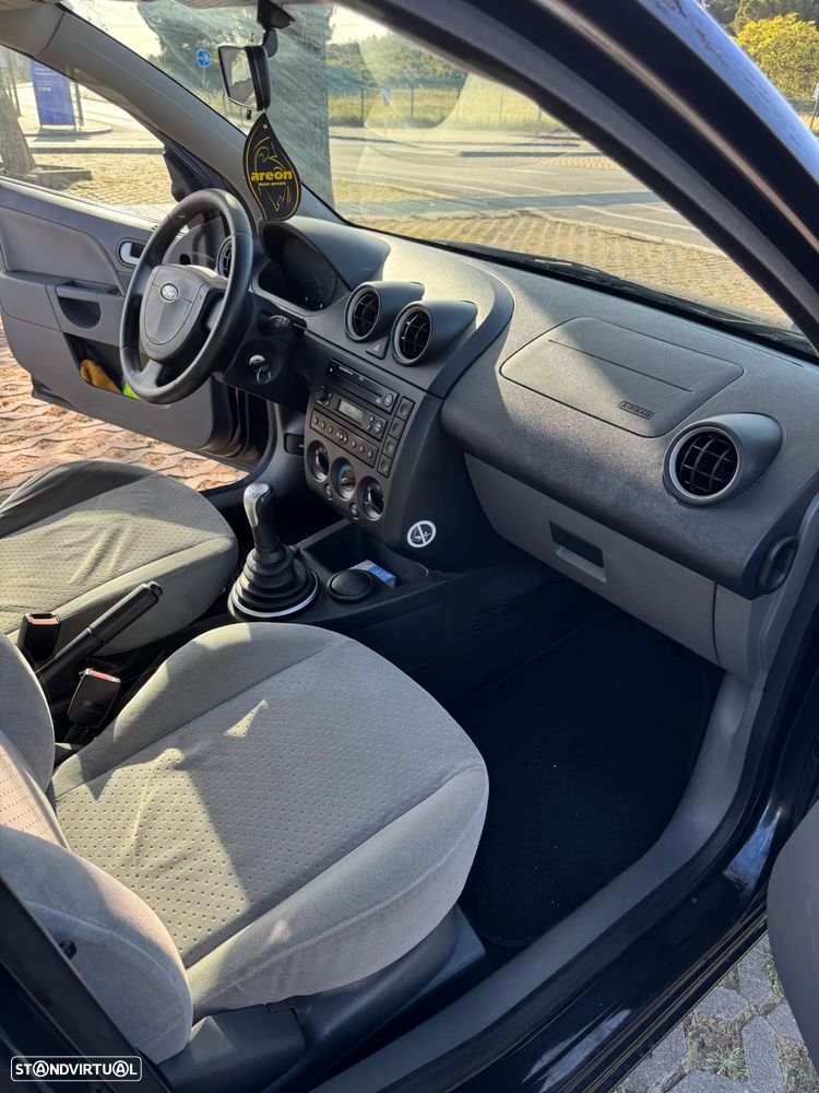 Ford Fiesta 1.25 Ghia - 14