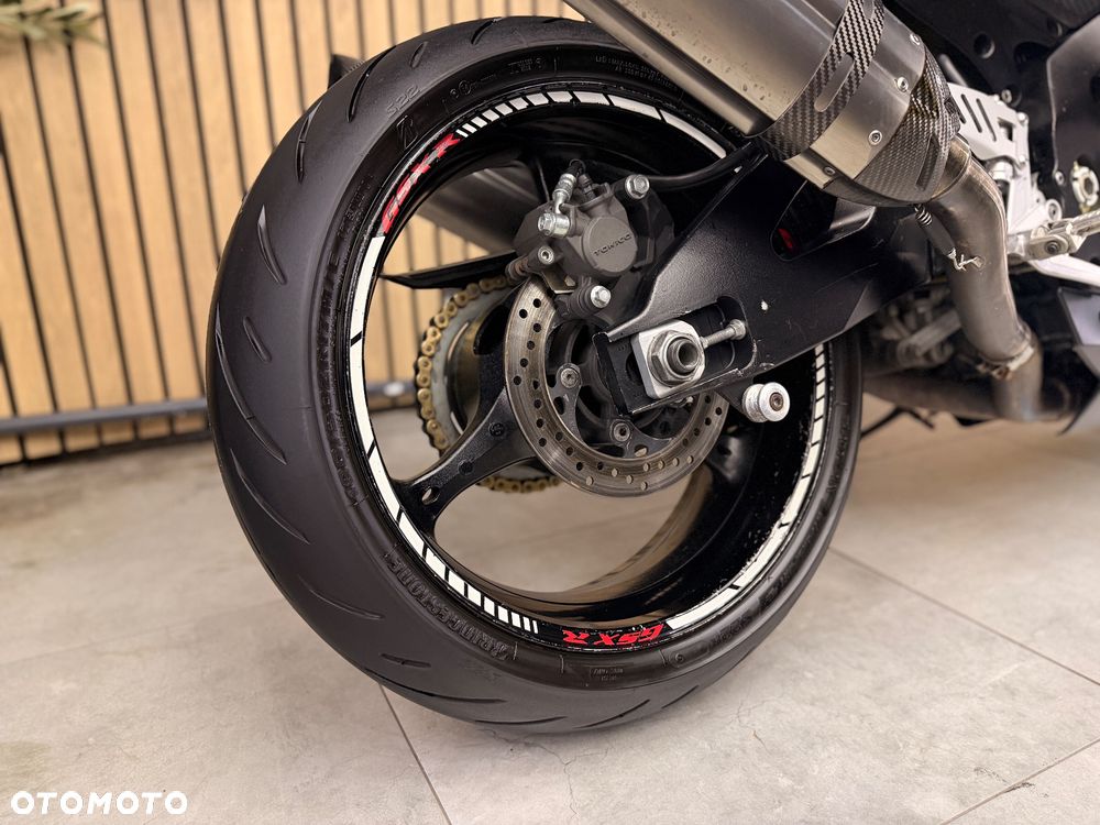 Suzuki GSX-R - 17