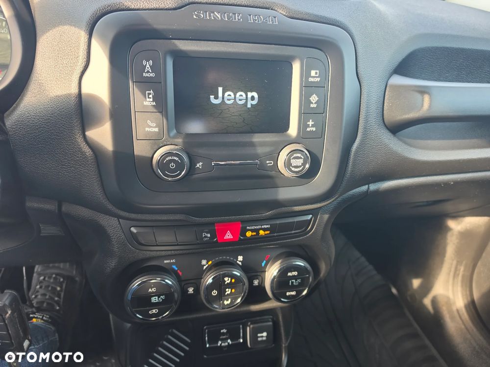 Jeep Renegade 1.6 E-torQ Longitude Adventure Edition - 32