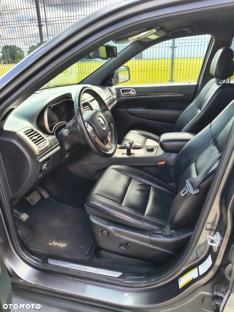 Jeep Grand Cherokee - 11
