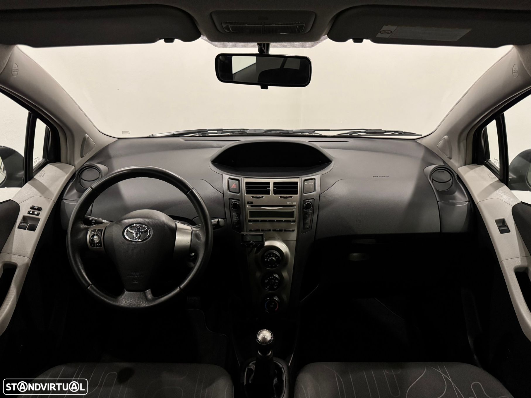 Toyota Yaris 1.0 VVT-i AC - 28