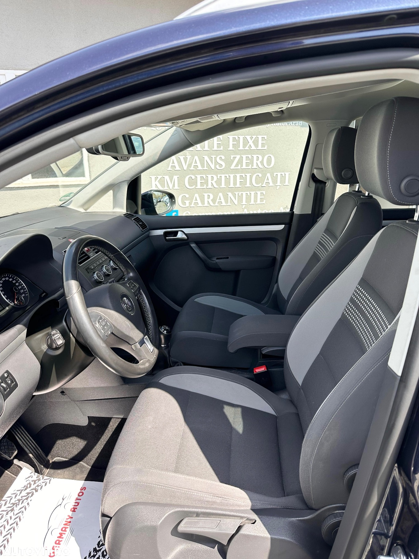 Volkswagen Touran - 23