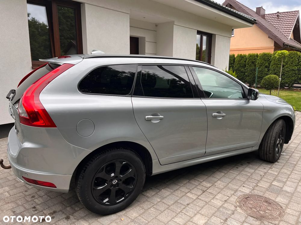 Volvo XC 60 D4 Drive-E Momentum - 4