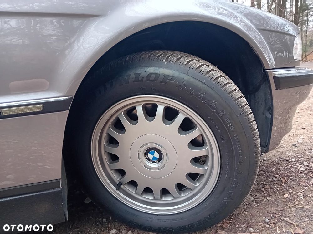 BMW Seria 7 740i V8 - 16