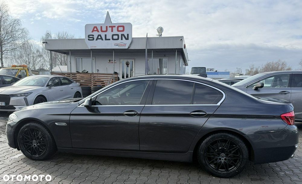 BMW Seria 5 528i xDrive Luxury Line - 11