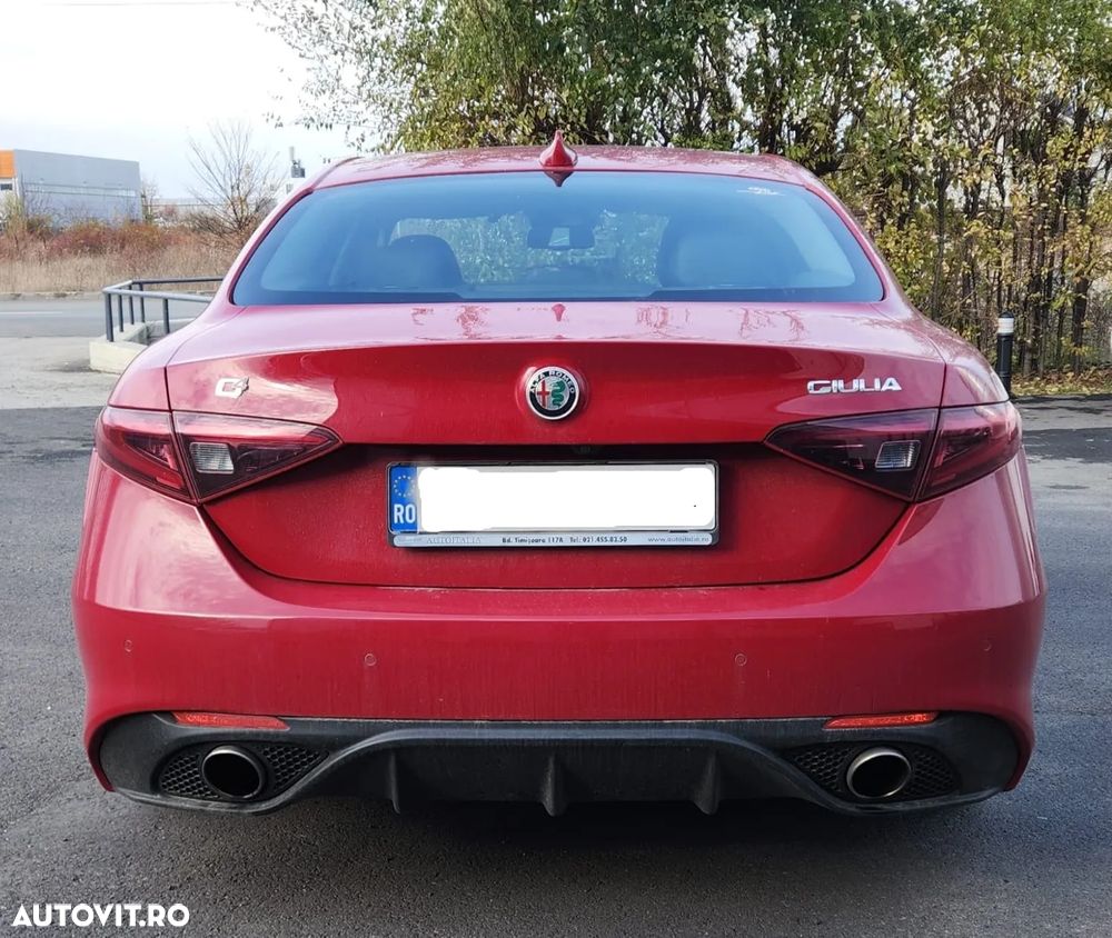 Alfa Romeo Giulia 2.0 Turbo AWD AT8 Veloce - 4
