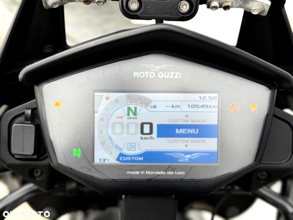 Moto Guzzi V85 - 40
