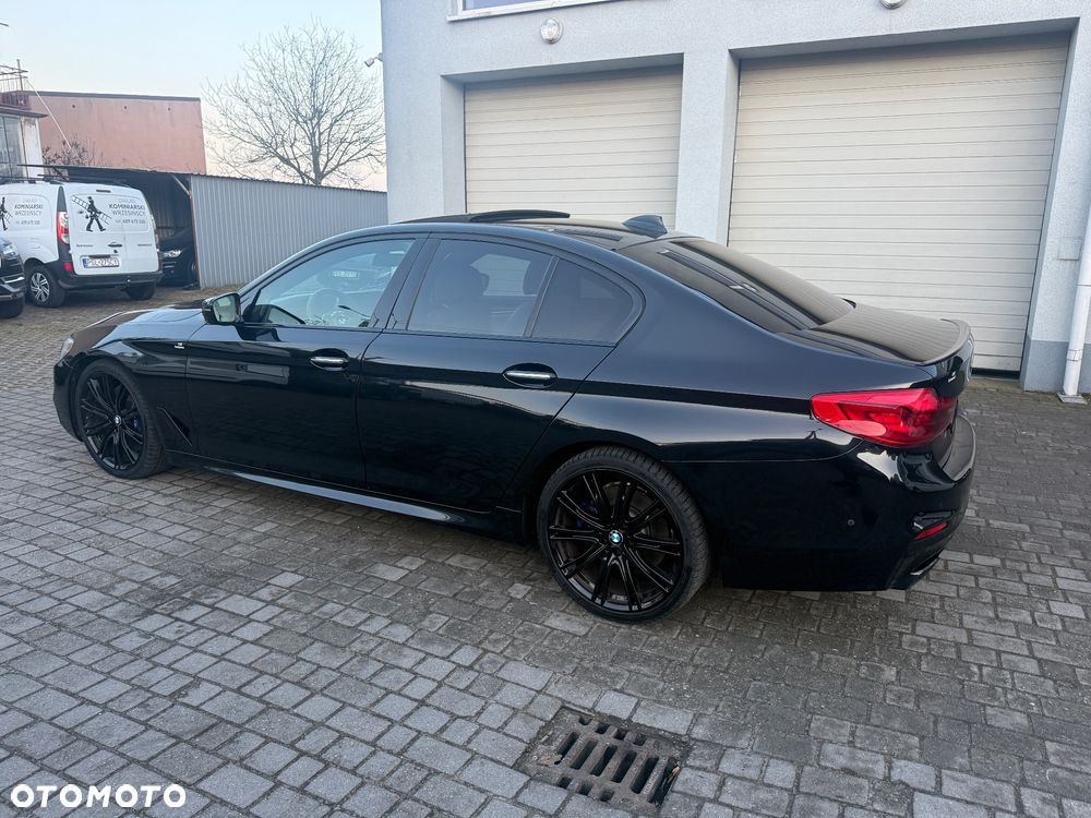 BMW Seria 5 M550i xDrive - 4