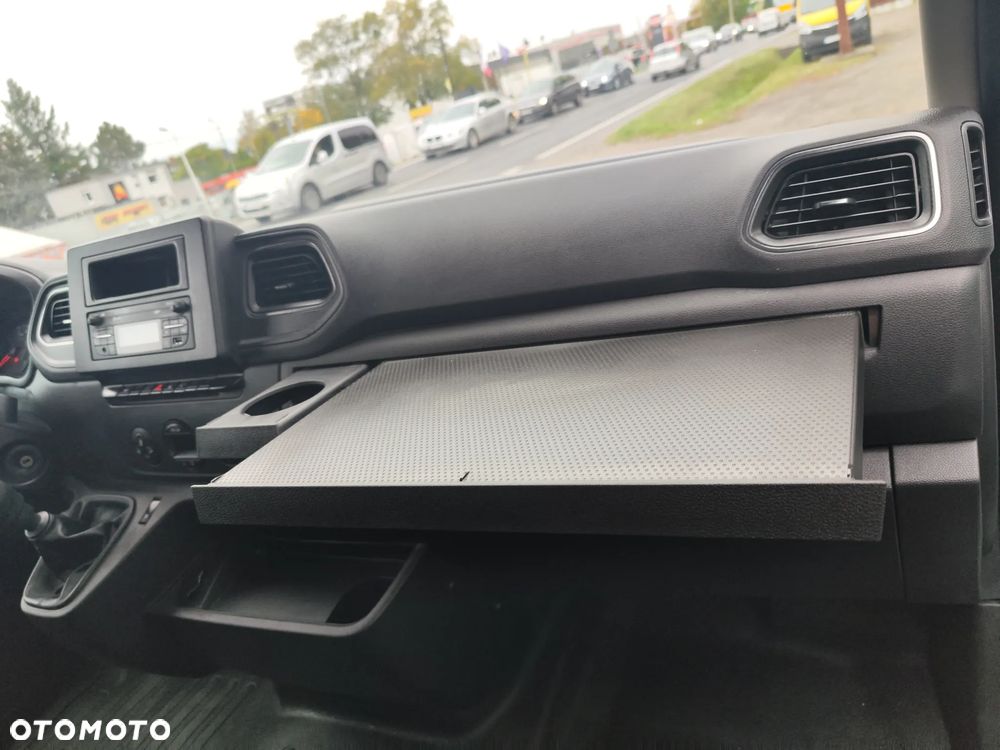 Renault Master  brygadówka 7 osób - 19