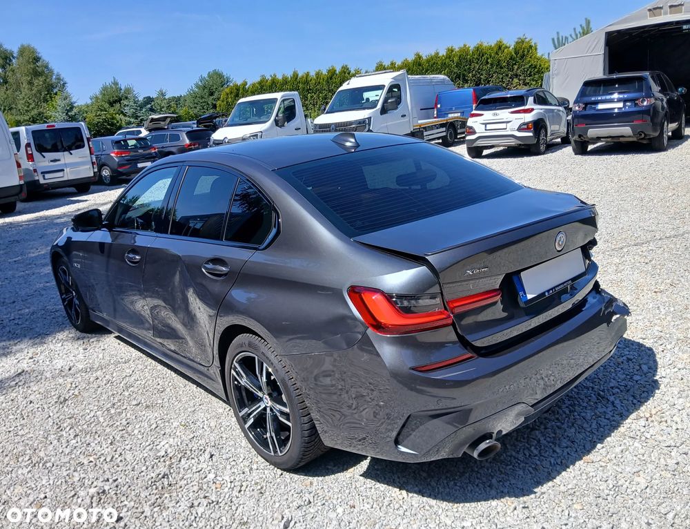 BMW Seria 3 330e PHEV xDrive M Sport sport - 33