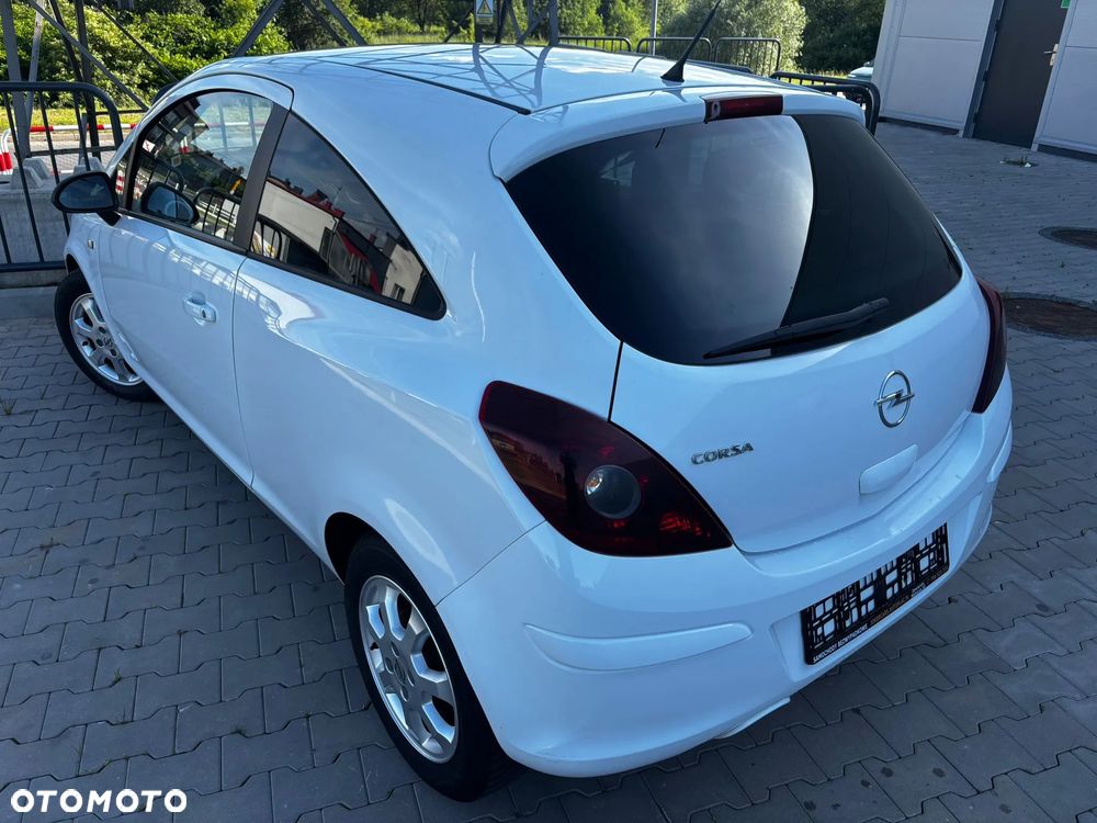 Opel Corsa 1.4 16V Color Edition - 4