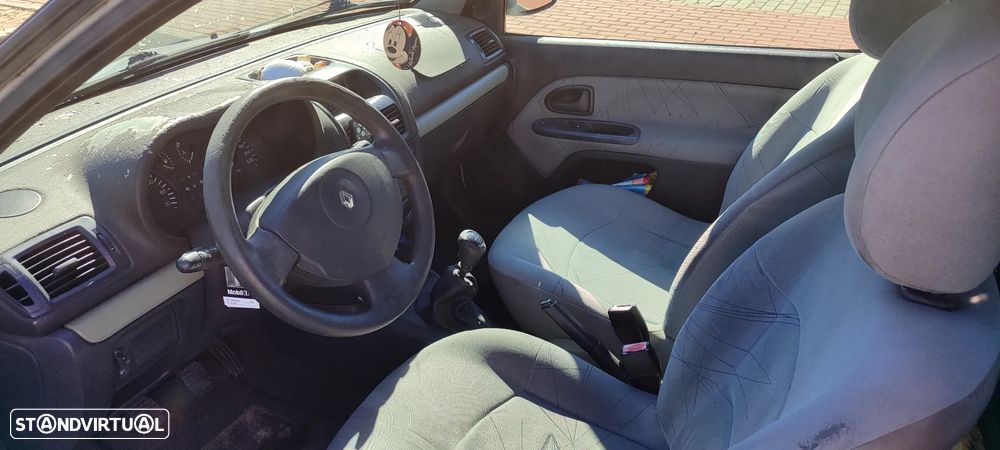 Renault Clio 1.5 dCi Confort - 8