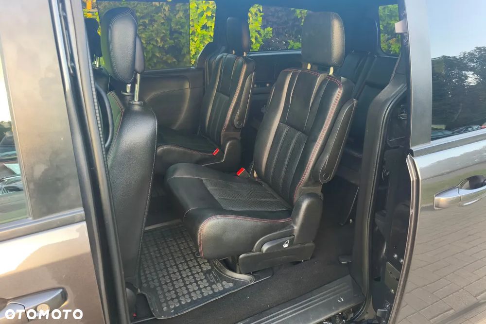 Dodge Grand Caravan 3.6 R/T - 39