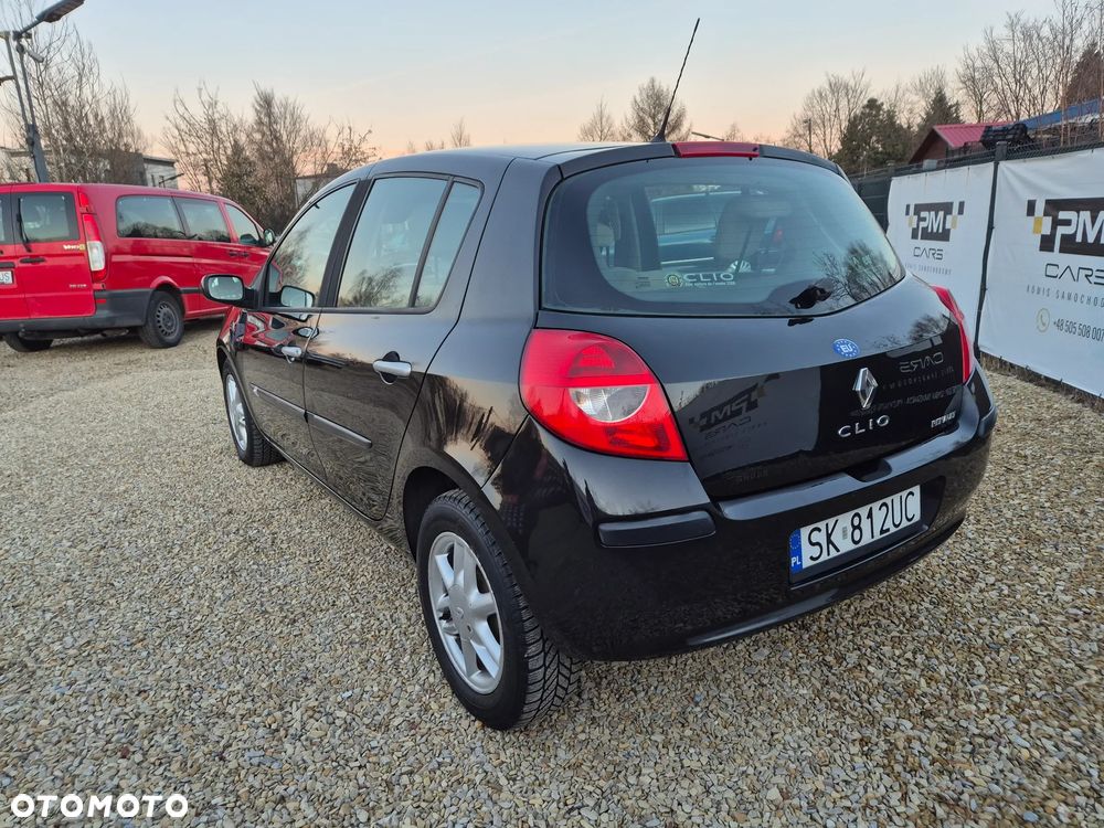 Renault Clio - 8