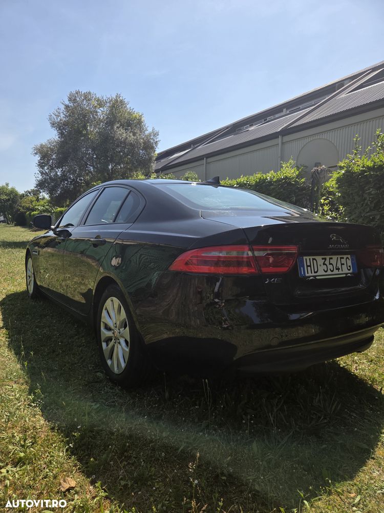 Jaguar XE 2.0 Prestige - 7