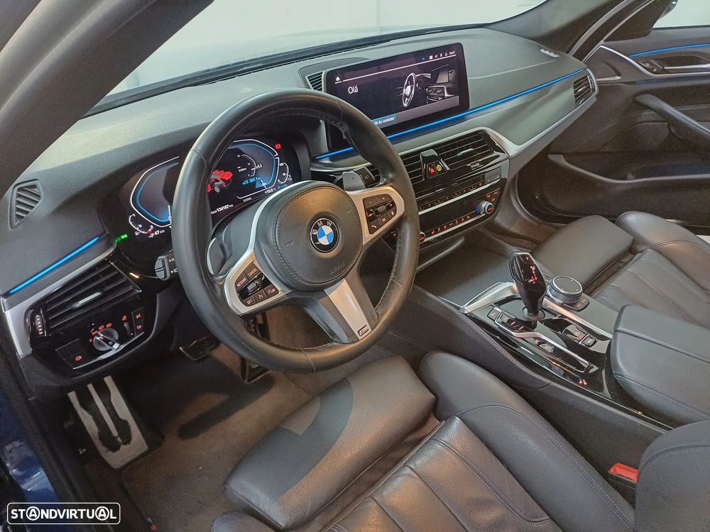 BMW 530 e Pack Desportivo M - 15