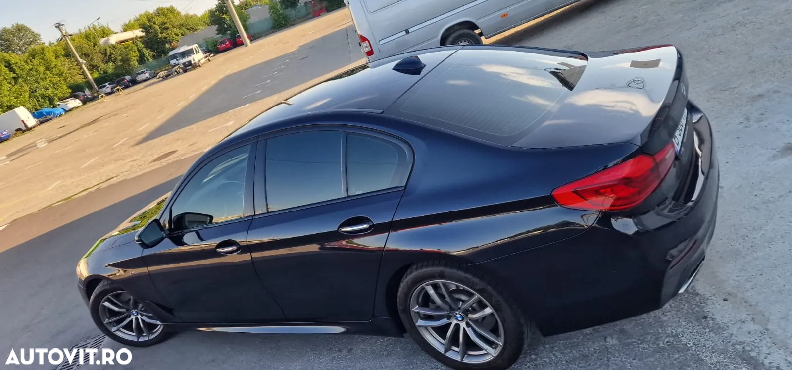 BMW Seria 5 520i AT - 24