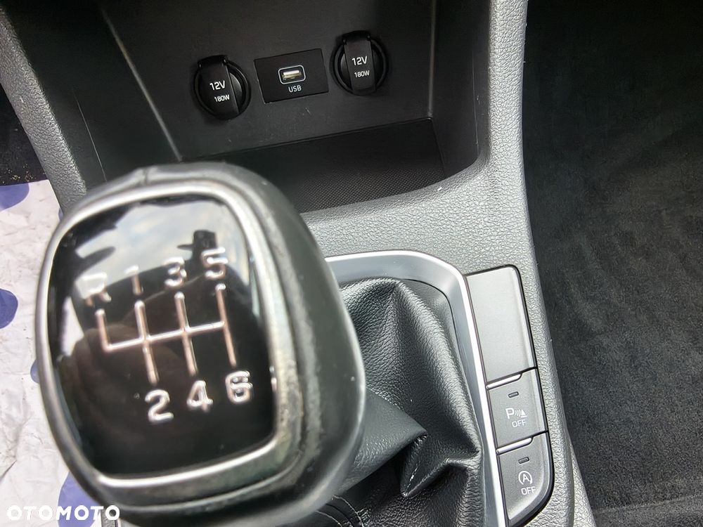Hyundai i30 i30cw 1.4 Fifa World Cup Edition - 21