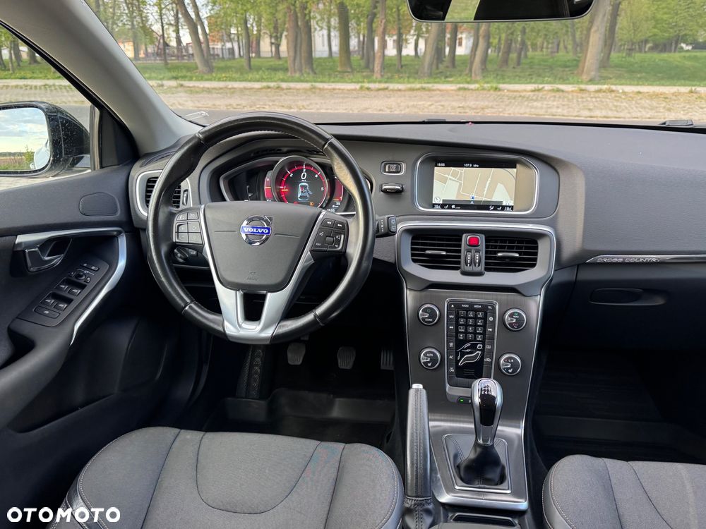 Volvo V40 D3 Inscription - 32