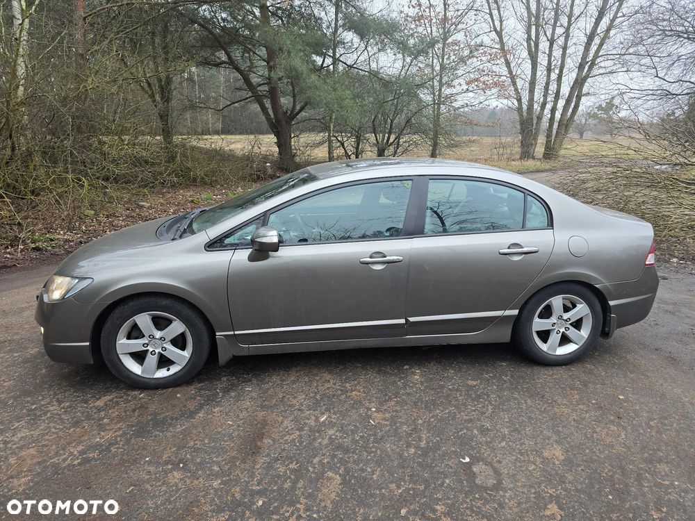 Honda Civic 1.8 Comfort - 8