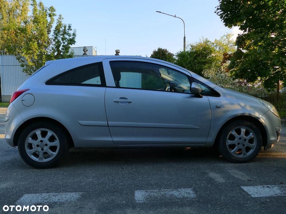 Opel Corsa 1.2 16V Cosmo - 5