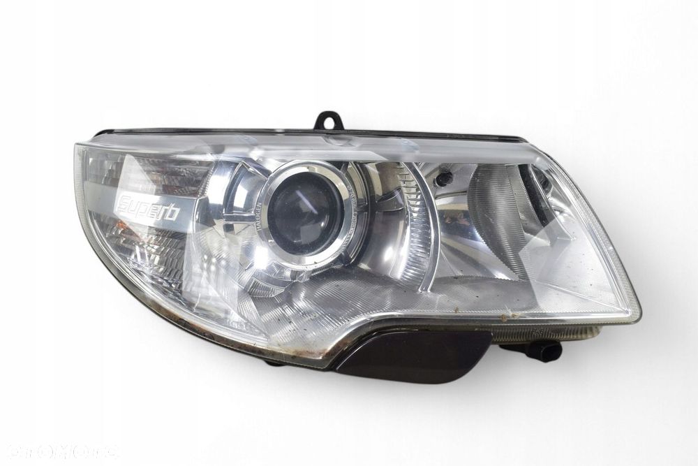 Lampa Prawy Przód Halogen SKODA SUPERB II 2009R EU - 2