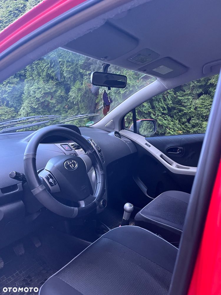 Toyota Yaris 1.0 Terra - 13