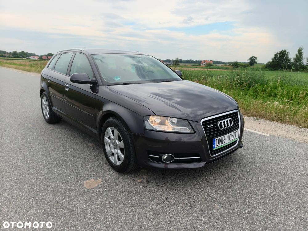 Audi A3 Sportback 2.0 TDI DPF Ambiente - 2
