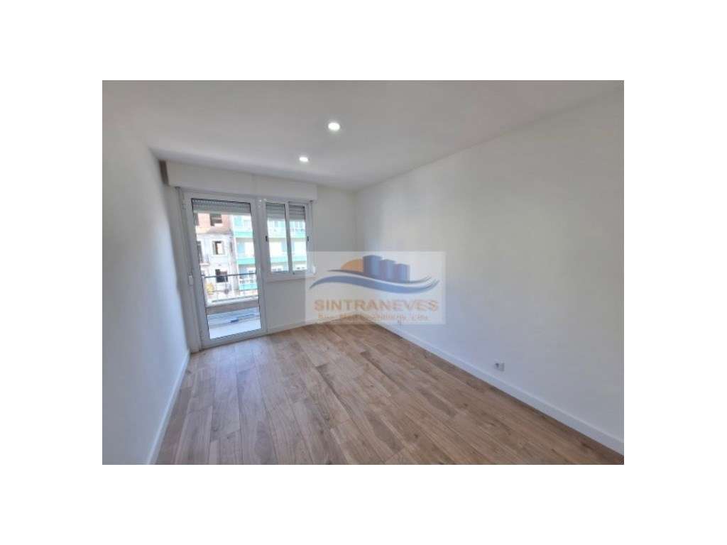Apartamento T2 Totalmente Remodelado | Damaia de Cima - Grande imagem: 4/12