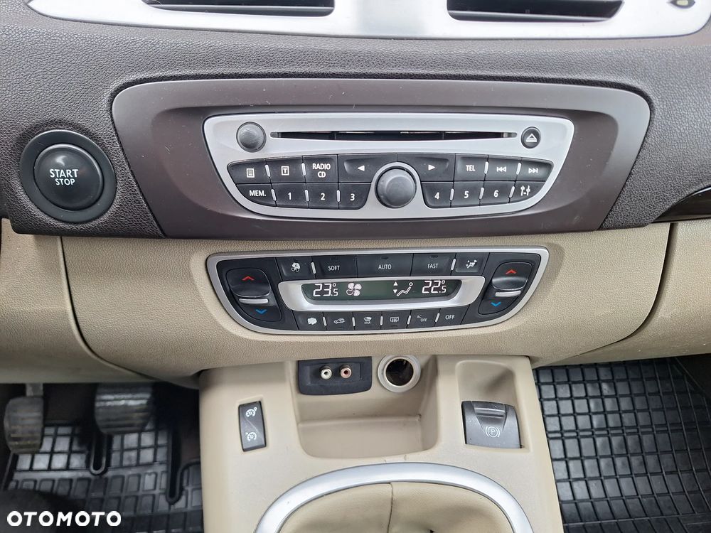 Renault Scenic dCi 160 Bose Edition - 17