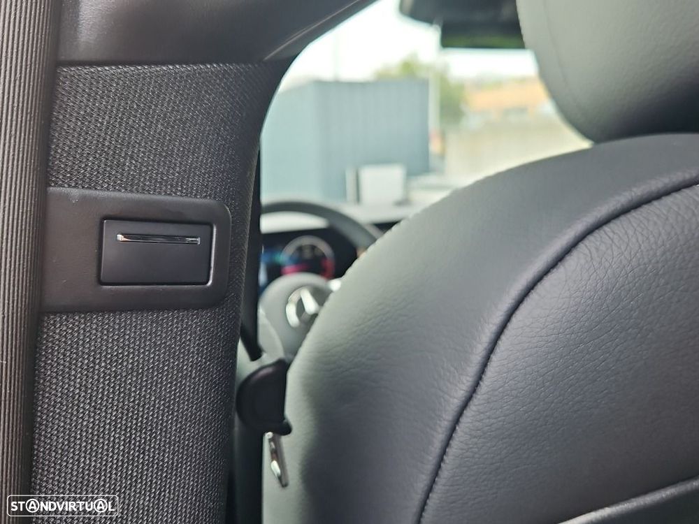 Mercedes-Benz V 300 d Longo Avantgarde - 16