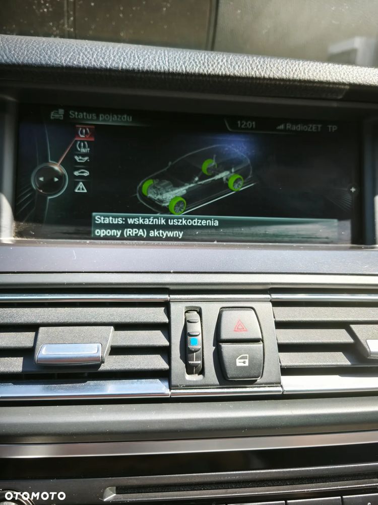 BMW Seria 5 525d Touring - 32