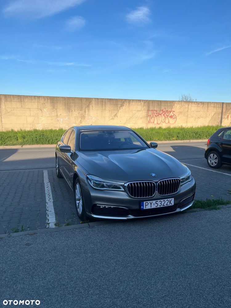 BMW Seria 7 740e iPerformance - 2