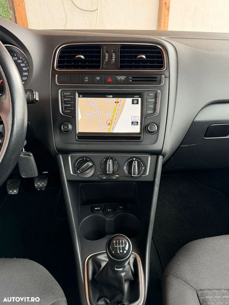 Volkswagen Polo 1.4 TDI (Blue Motion Technology) Comfortline - 11