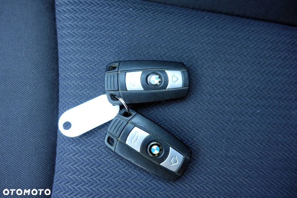 BMW Seria 3 320i Edition Sport - 39