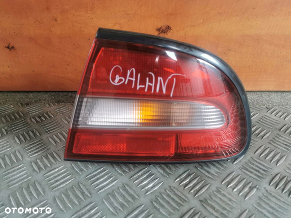 LAMPA TYŁ PRAWY MITSUBISHI GALANT VII