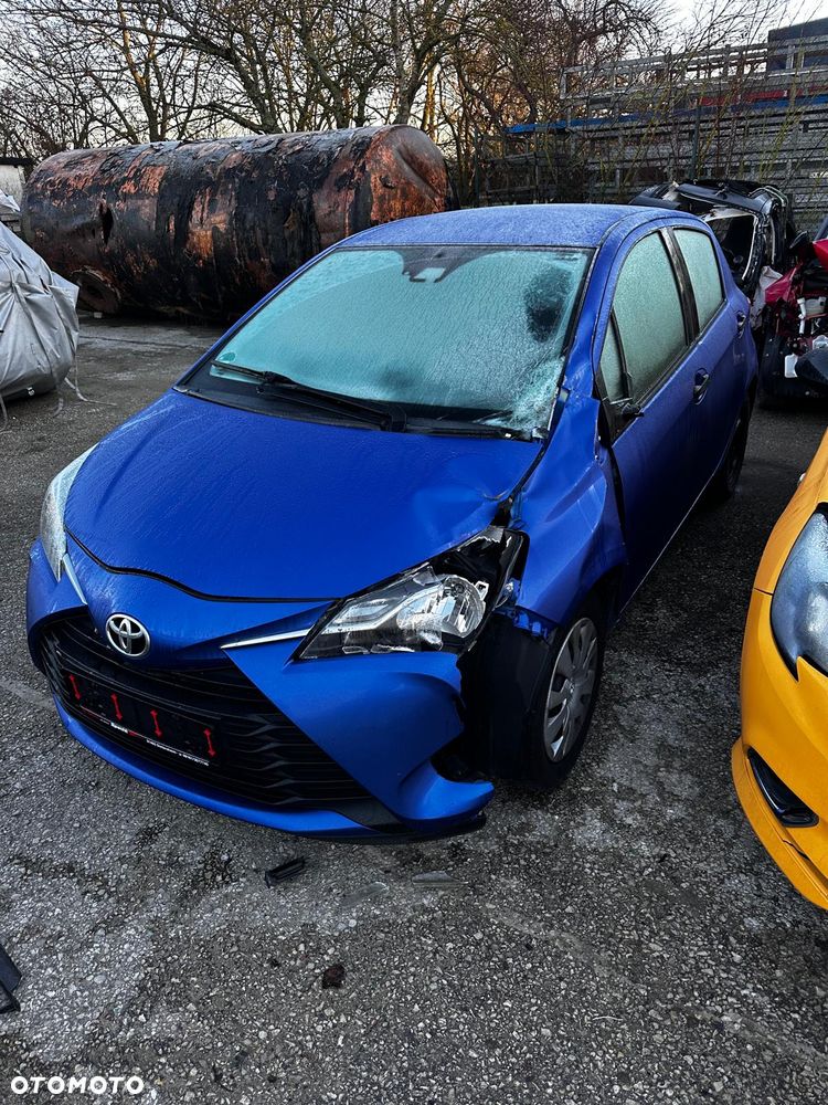 Toyota Yaris 1.0 VVT-i - 8