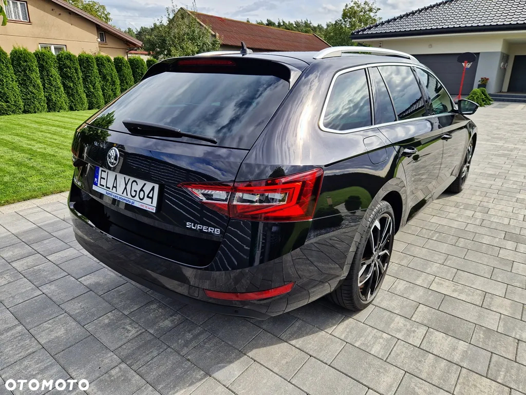 Skoda Superb Combi 2.0 TDI DSG Premium Edition - 9