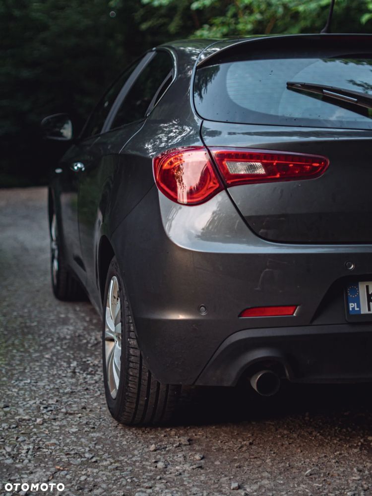 Alfa Romeo Giulietta 2.0 JTDM Distinctive - 9