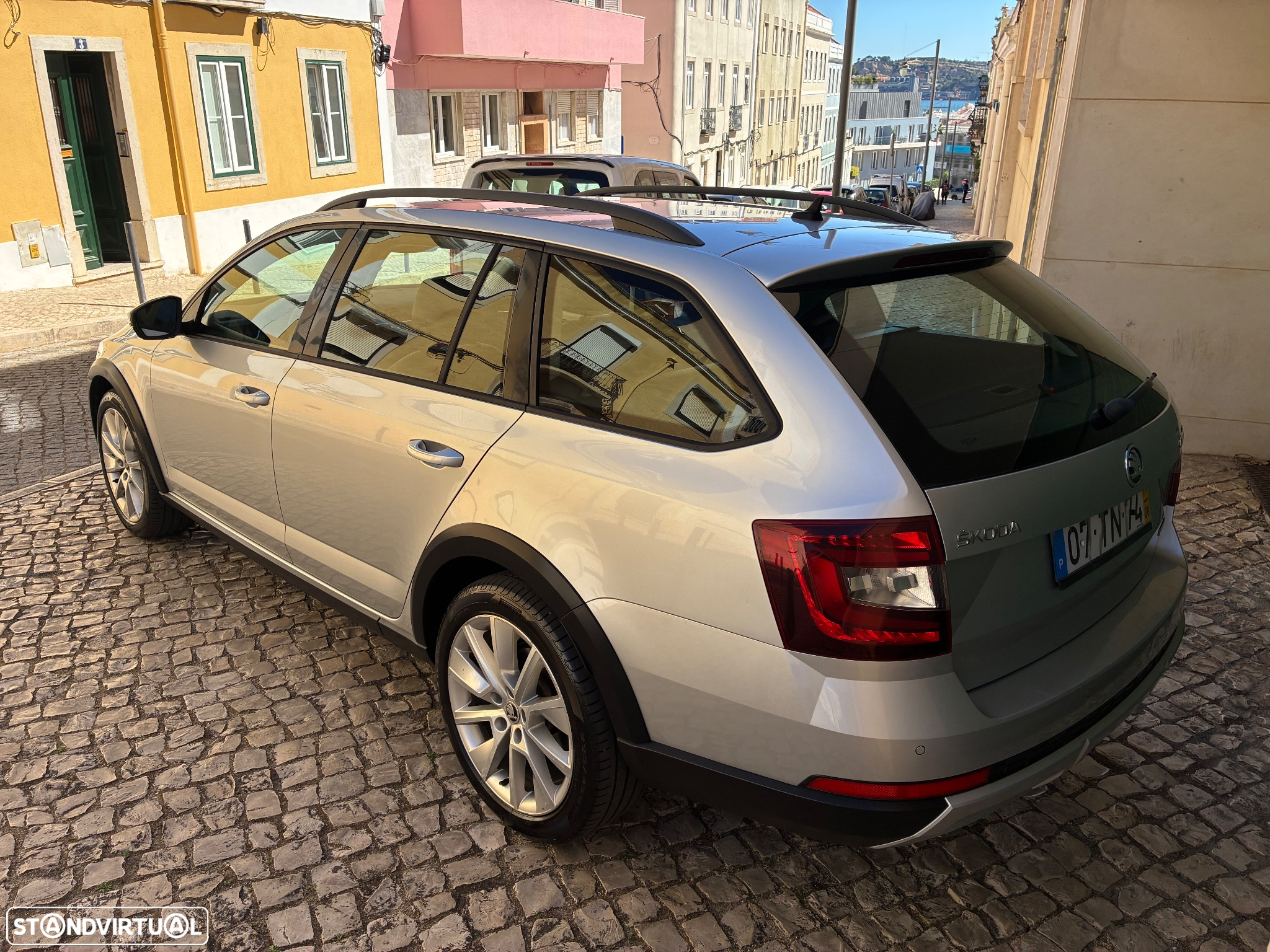 Skoda Octavia Break 2.0 TDI Ambition 4x4 DSG - 7