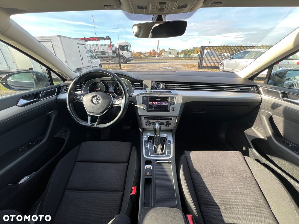 Volkswagen Passat - 9
