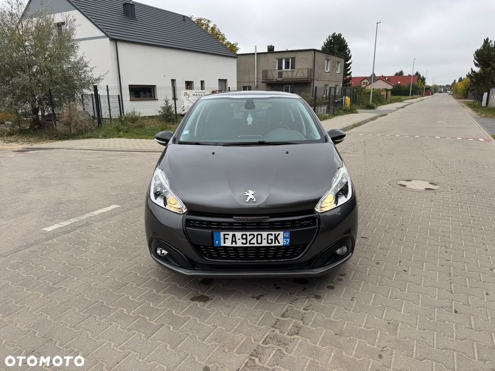 Peugeot 208 2018 photo 2