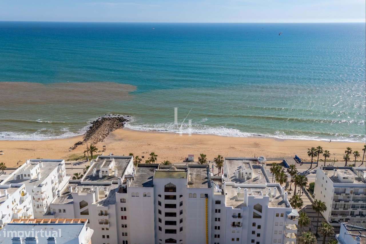Apartamento T2 renovado para venda com vista mar em Quarteira - Grande imagem: 2/25