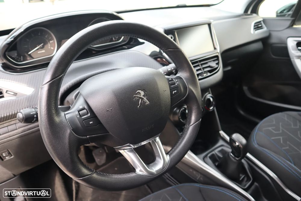 Peugeot 2008 1.2 PureTech Style - 17