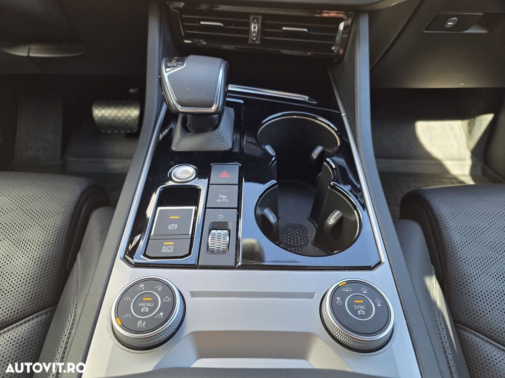 Volkswagen Touareg - 20