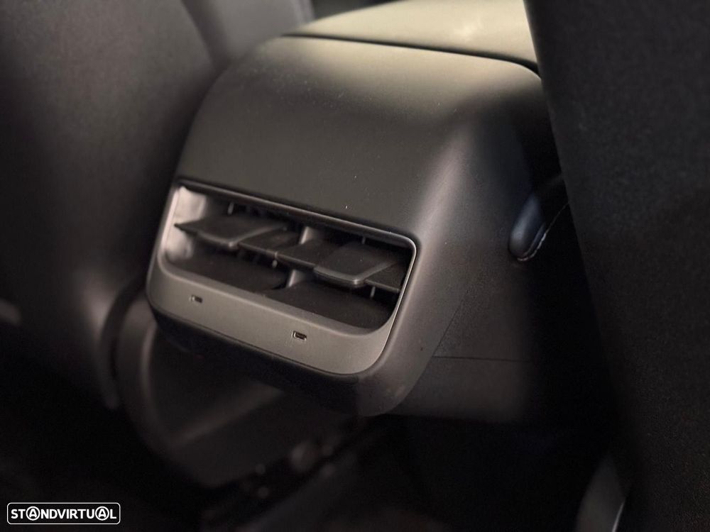 Tesla Model Y Long Range Tração Integral - 17