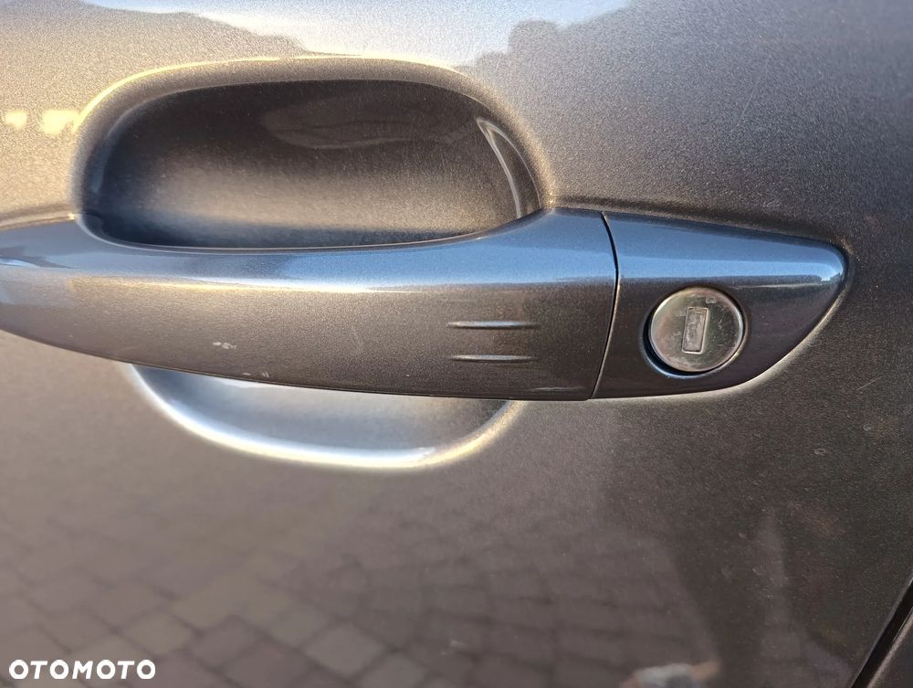Peugeot 2008 PureTech 130 EAT8 GT Exclusive - 12