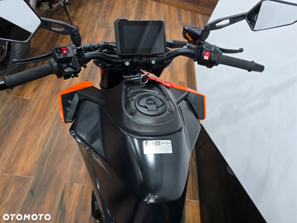KTM Duke - 13