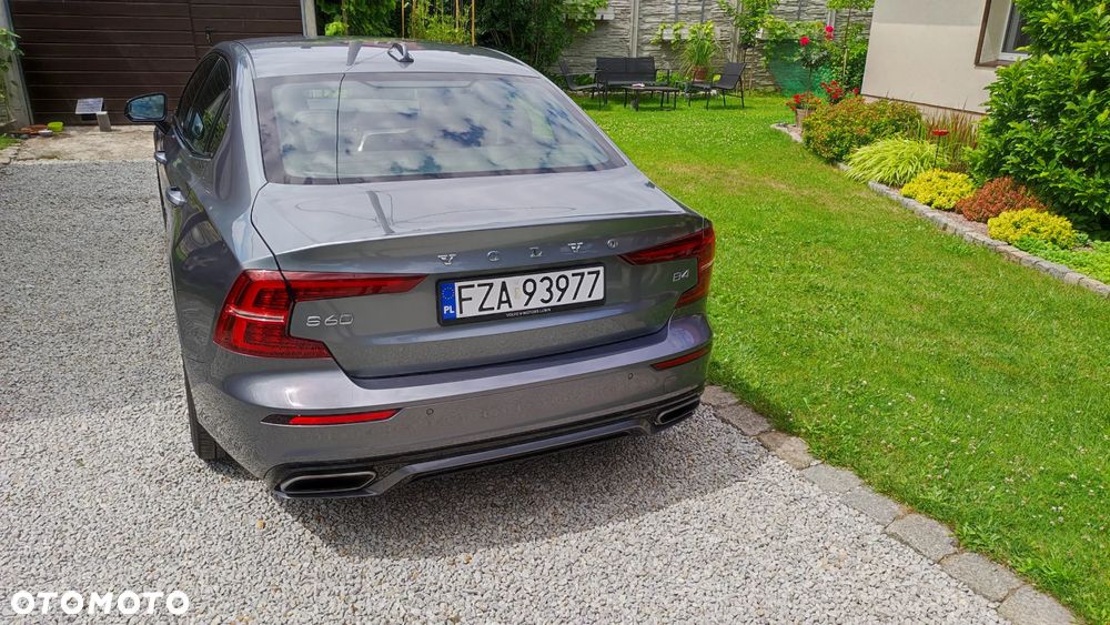 Volvo S60 B4 B R-Design - 4