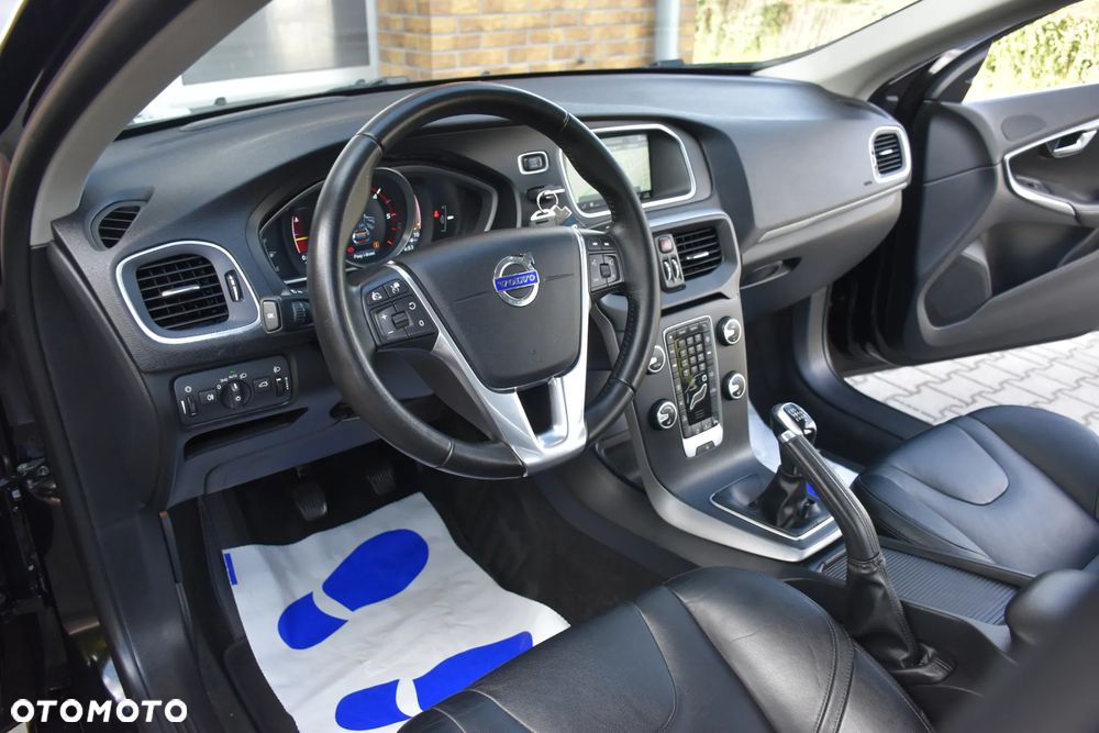 Volvo V40 D2 - 10